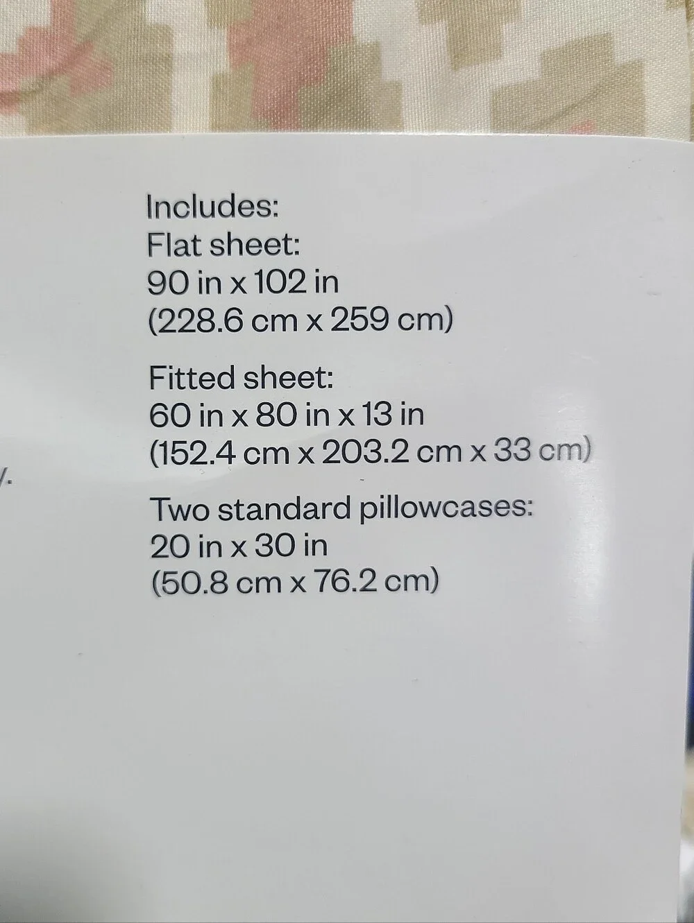 Room Essentials Microfiber Queen Sheet Set Beige & Pink Leperd Geometric Pattern